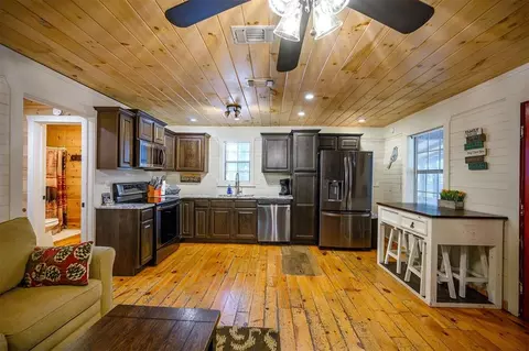 Kitchen - 183 Pine Meadow Ln, Broken Bow, OK 74728 photo 4 of 5