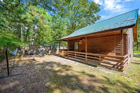 Exterior - 183 Pine Meadow Ln, Broken Bow, OK 74728 photo 3 of 11