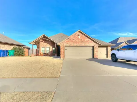 11105 NW 8th St, Yukon, OK 73099