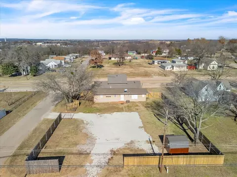 View/Area - 402 E Main St, Stroud, OK 74079 photo 3 of 3