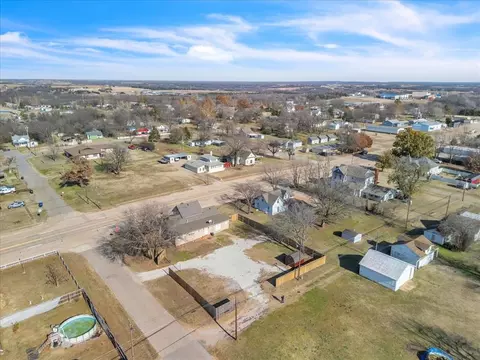 View/Area - 402 E Main St, Stroud, OK 74079 photo 2 of 3