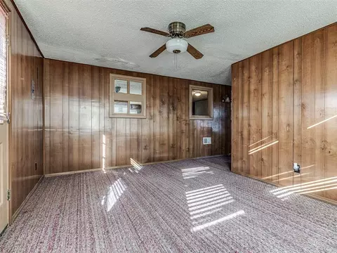 Living - 332939 E 1020 Rd, Harrah, OK 73045 photo 2 of 6