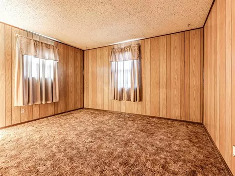 Bedroom - 332939 E 1020 Rd, Harrah, OK 73045 photo 4 of 10
