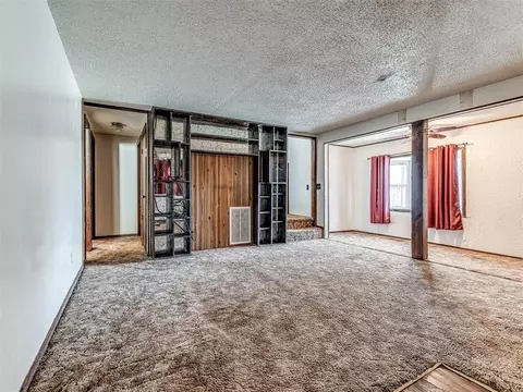 Living - 332939 E 1020 Rd, Harrah, OK 73045 photo 3 of 6