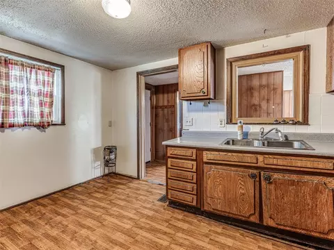 Kitchen - 332939 E 1020 Rd, Harrah, OK 73045 photo 4 of 4