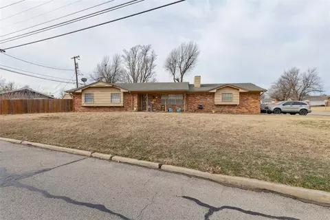 5600 NW 59th St, Warr Acres, OK 73122
