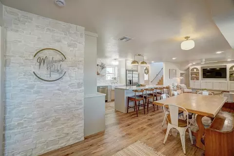 58 E Lake Dr, Medicine Park, OK 73557
