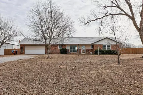 410 Sky Ln, Tuttle, OK 73089