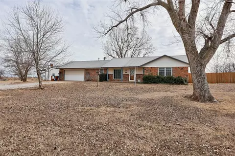 410 Sky Ln, Tuttle, OK 73089 photo 3