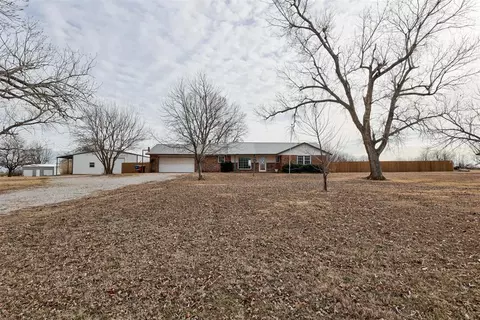 410 Sky Ln, Tuttle, OK 73089 photo 2