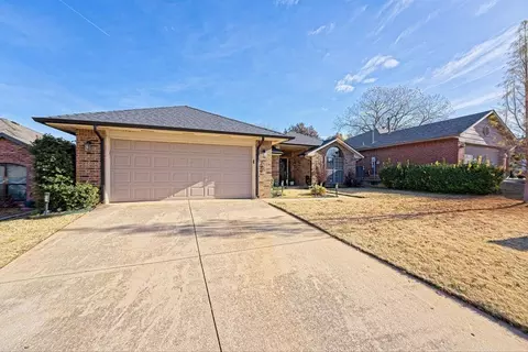 229 Waterfront Dr, Norman, OK 73071