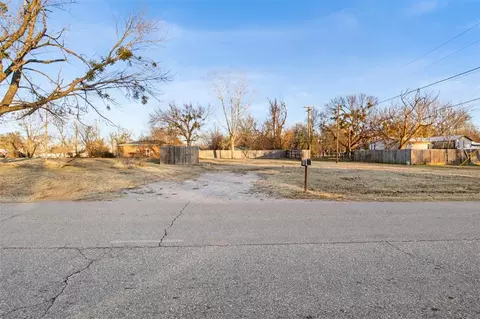 311 S 12th St, Tecumseh, OK 74873