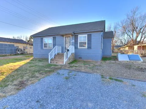 517 N 11th Ave, Guthrie, OK 73044