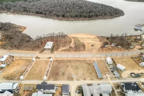 35 Water St, Carlton Landing, OK 74432