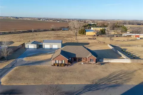 105 Jakes Pl, Weatherford, OK 73096