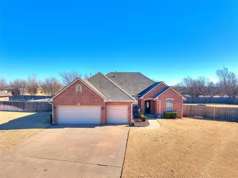 176 Cypress Nw St, Piedmont, OK 73078