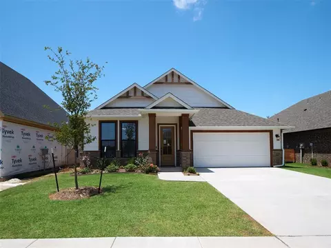 305 Carat Dr, Yukon, OK 73099