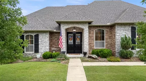 1900 Cobblestone Dr, Shawnee, OK 74804
