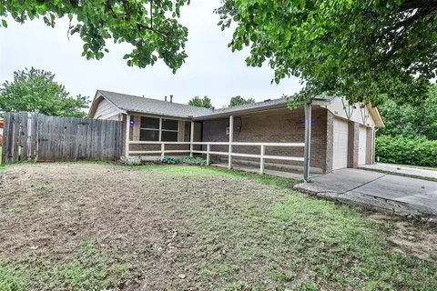 8604 S Brookline Ave, Oklahoma City, OK 73159
