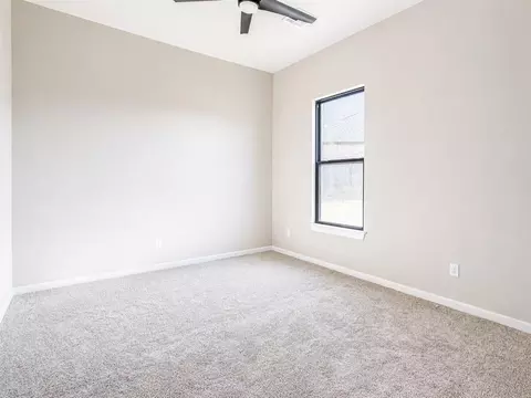 Bedroom - 1050 Colonial Ave, Tuttle, OK 73089 photo 4 of 6