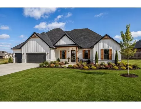 Exterior - 1050 Colonial Ave, Tuttle, OK 73089 photo 2 of 5