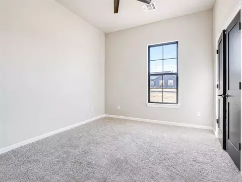 Bedroom - 1050 Colonial Ave, Tuttle, OK 73089 photo 6 of 6