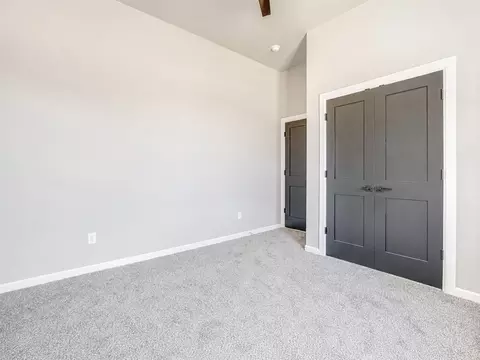 Bedroom - 1050 Colonial Ave, Tuttle, OK 73089 photo 3 of 6