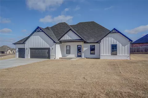 1050 Colonial Ave, Tuttle, OK 73089