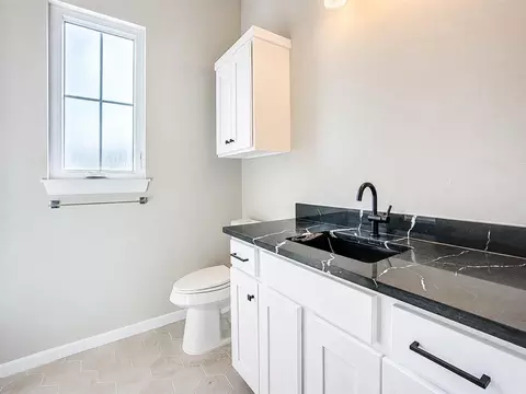 Bath - 1050 Colonial Ave, Tuttle, OK 73089 photo 5 of 6