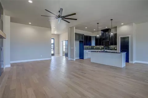 Living - 1050 Colonial Ave, Tuttle, OK 73089 photo 3 of 3
