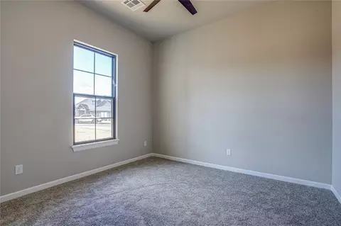 Bedroom - 1050 Colonial Ave, Tuttle, OK 73089 photo 4 of 6