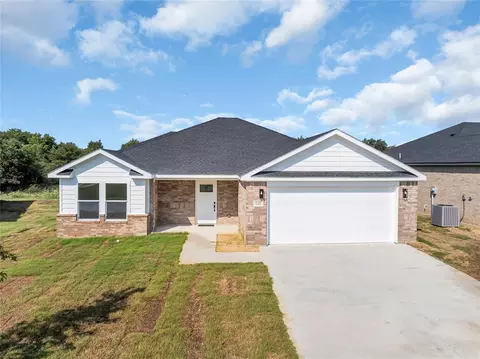 909 Indian Plains Rd, Ardmore, OK 73401