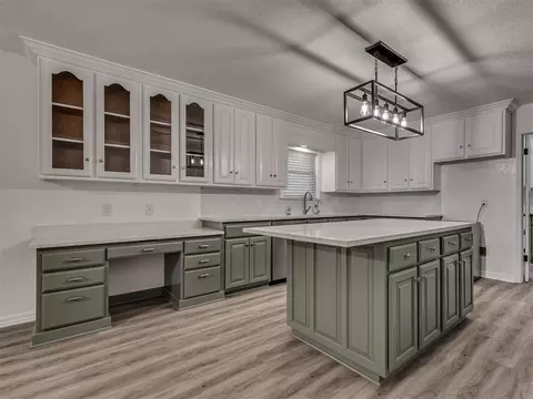 Kitchen - 1925 Kyle Dr, Guthrie, OK 73044 photo 2 of 3