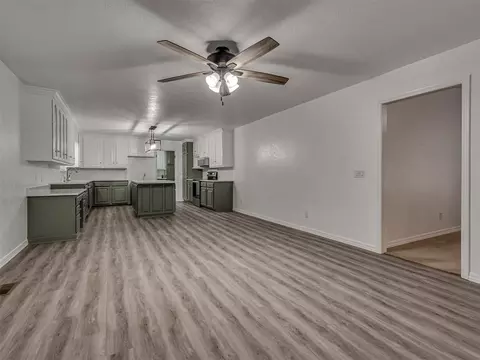 Living - 1925 Kyle Dr, Guthrie, OK 73044 photo 5 of 5