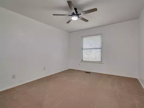 Bedroom - 1925 Kyle Dr, Guthrie, OK 73044 photo 4 of 5