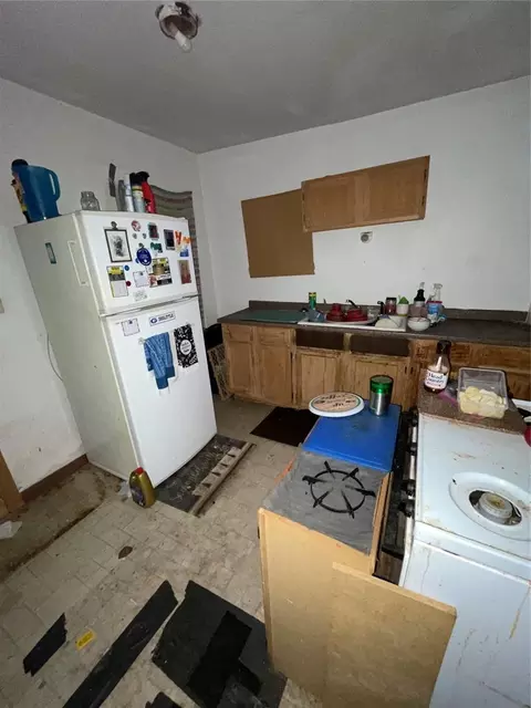 Kitchen - 917 E Vilas Ave, Guthrie, OK 73044 photo 1 of 1