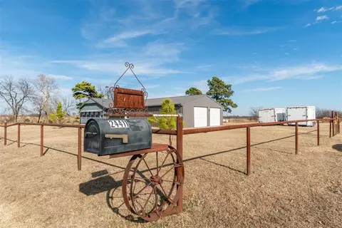 24411 N County Road 3210 Rd, Elmore City, OK 73433