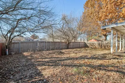 Exterior - 4020 Bald Eagle Dr, Norman, OK 73072 photo 3 of 3