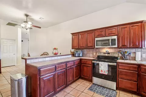 Kitchen - 4020 Bald Eagle Dr, Norman, OK 73072 photo 3 of 3