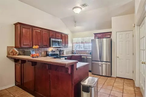 Kitchen - 4020 Bald Eagle Dr, Norman, OK 73072 photo 1 of 3
