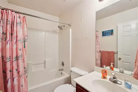Bath - 4020 Bald Eagle Dr, Norman, OK 73072 photo 3 of 3
