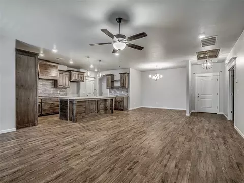 2029 Northfork Dr, Moore, OK 73160 photo 4