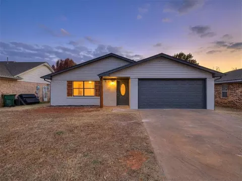 31 Hillcrest Dr, Chickasha, OK 73018