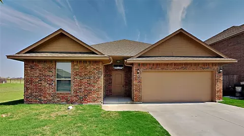 7200 Meadow Lake Dr, Yukon, OK 73099