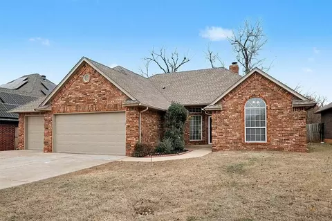 1921 E Cottonwood Ter, Mustang, OK 73064