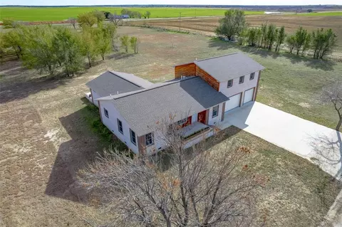 Exterior - 620 Rusty Wayne Dr, Mooreland, OK 73852 photo 8 of 8
