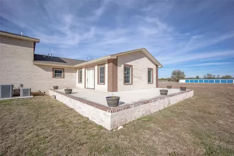 Exterior - 620 Rusty Wayne Dr, Mooreland, OK 73852 photo 2 of 8