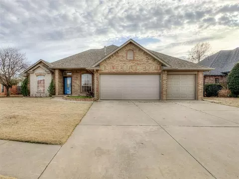 10604 NW 37th St, Yukon, OK 73099