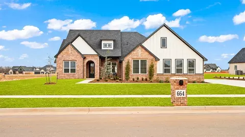 664 Paris Ave, Piedmont, OK 73078