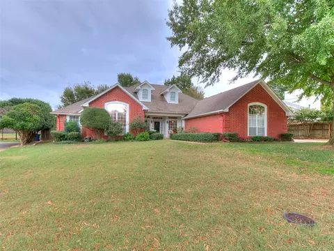 4804 Lake Front St, Norman, OK 73072